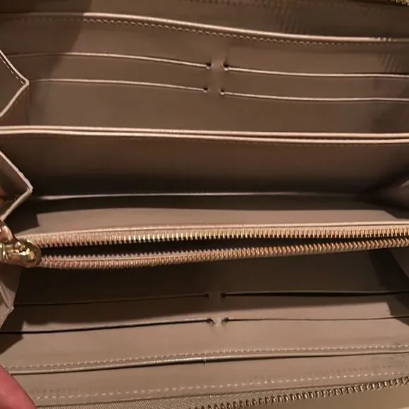 Louis Vuitton Zip Around Vernis Long Wallet Cream Tan LV All Over Logo Print